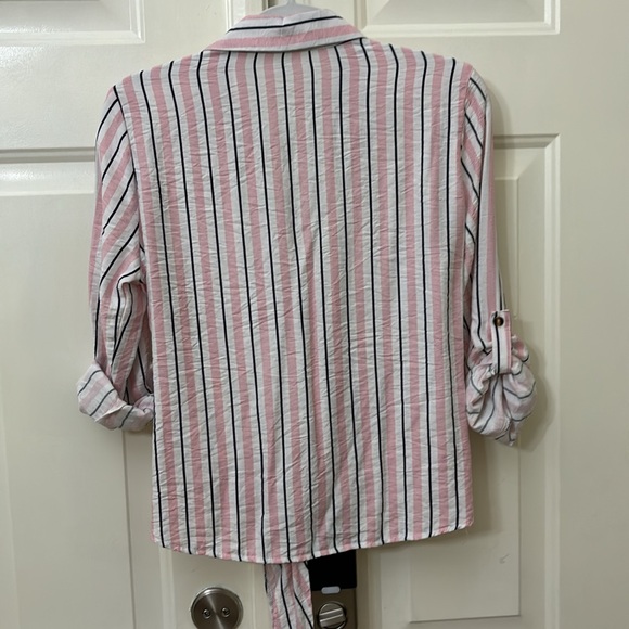 Long sleeve shirt, ties on the front. Sz:S - Picture 3 of 7